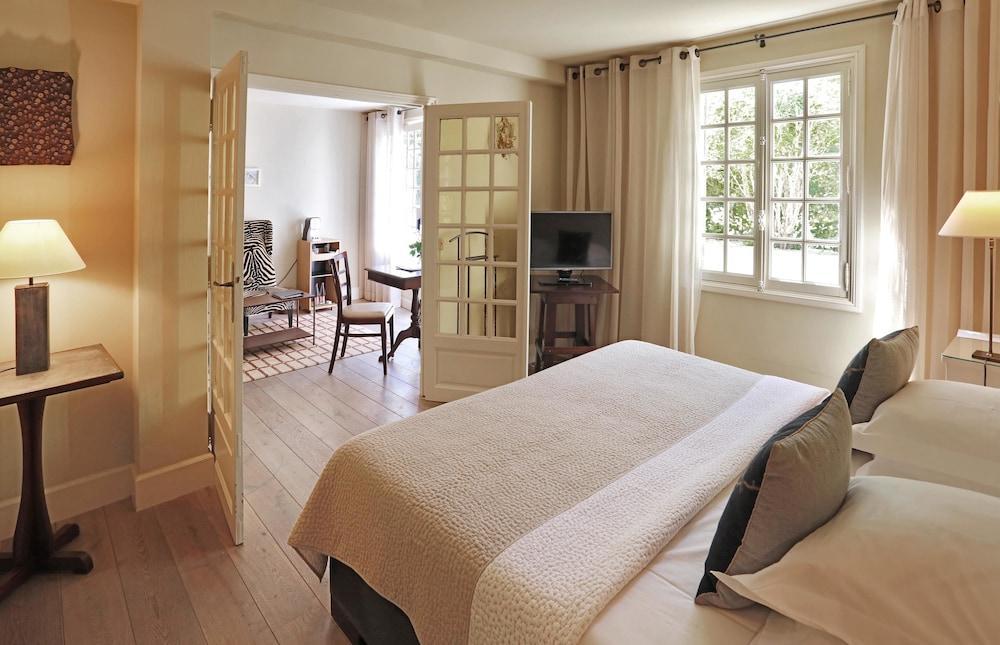 Hotel Baumaniere Les Baux De Provence Bagian luar foto